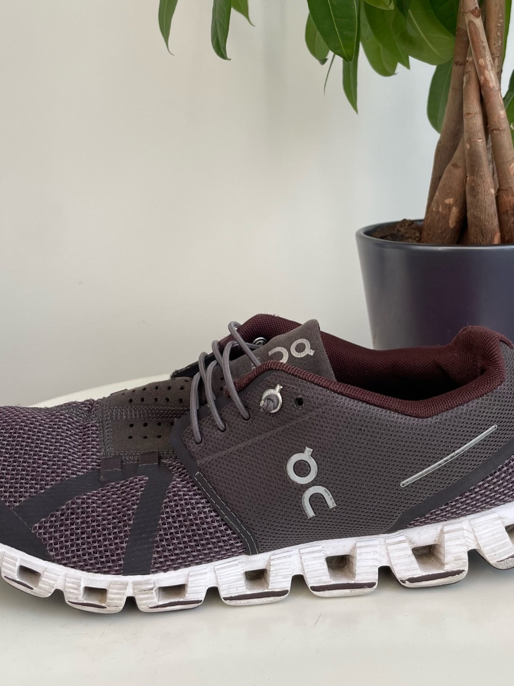 Men Size 8.5 ON Cloud 5 Pebble Raisin Running Shoes